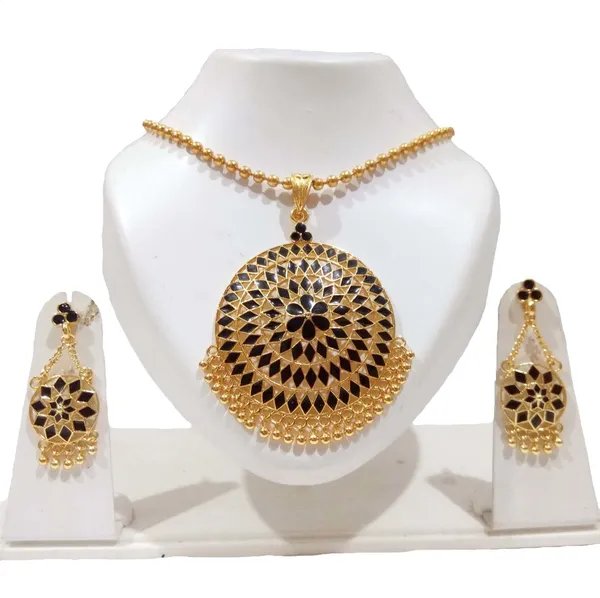 Assamese_Traditional_Gold_Plated_Black_Colour_Japi_Chain_Jewellery_Set_For_Women